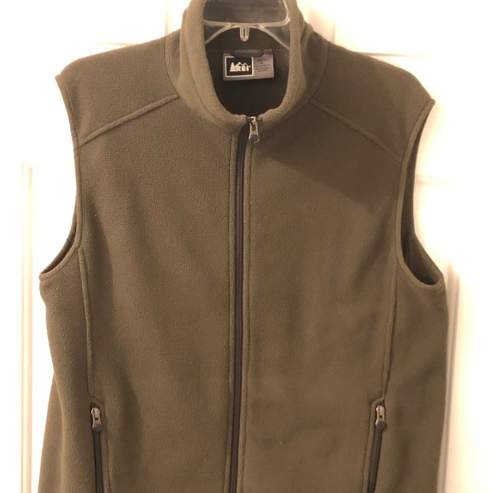 REI Men Polartec Classic Green Fleece Full Zip Vests Used